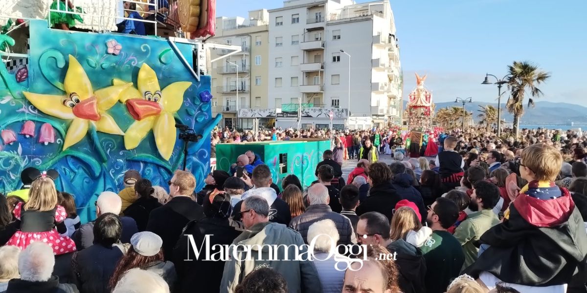 Il Carnevale Di Follonica Parte Con Il Botto Maremmaoggi