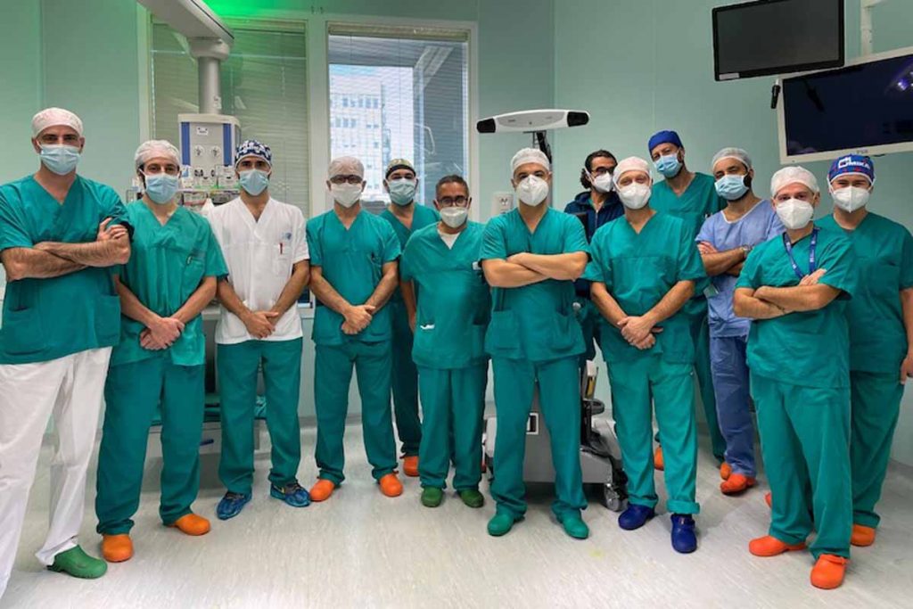 La squadra di Ortopedia del professor Pierfrancesco Perani