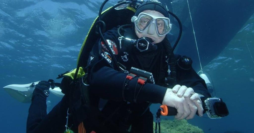 Luciano Forti durante un'immersione