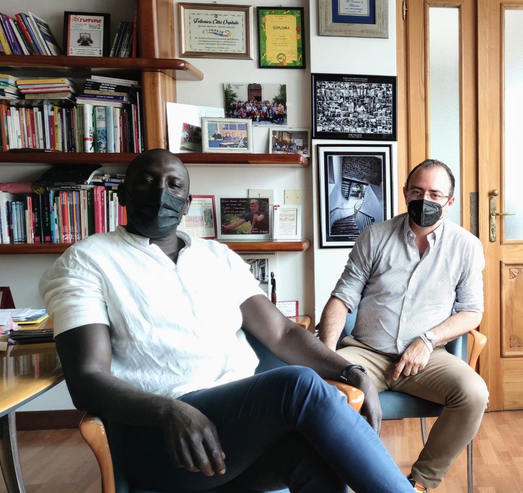 Mamadou Fall con il sindaco Andrea Benini