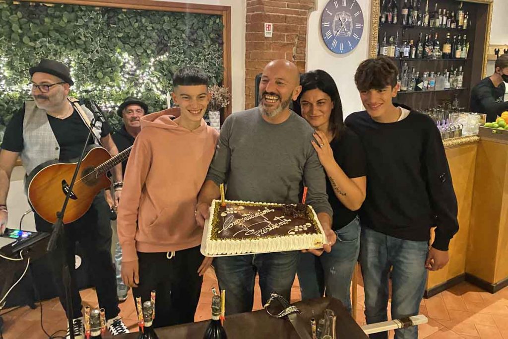 Fausto Turbanti con la famiglia alla festa al Lux