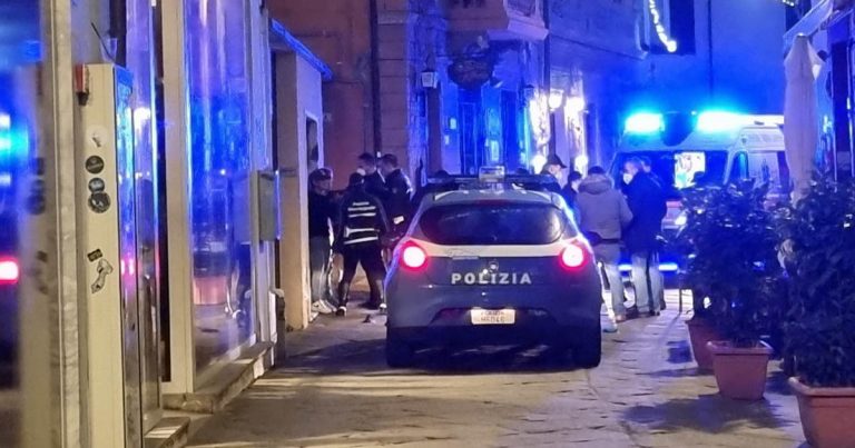 La polizia in centro storico - maremmaoggi.net