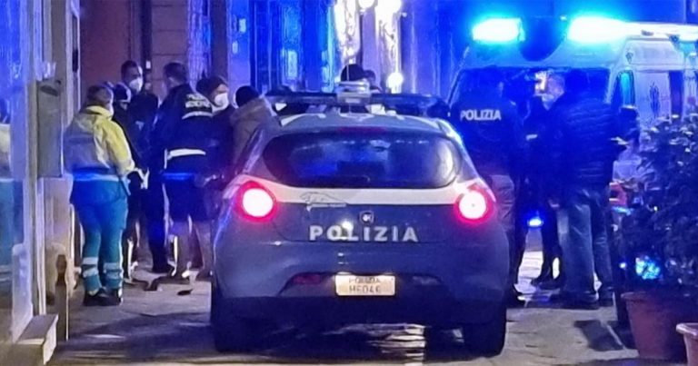 La polizia in via Vinzaglio