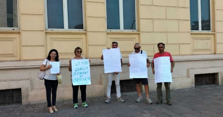 Pastorelli protesta allevatori