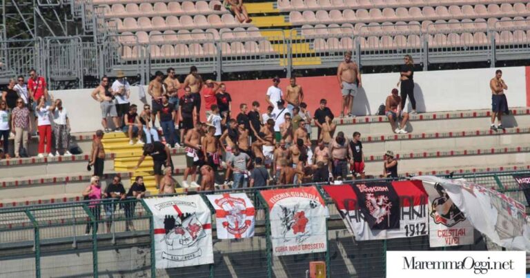 I tifosi del Grifone in curva