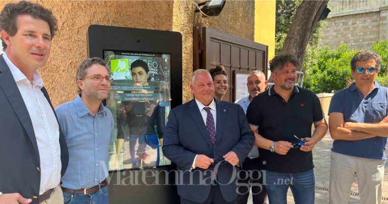 La presentazione del totem con l'assistente virtuale Gaia