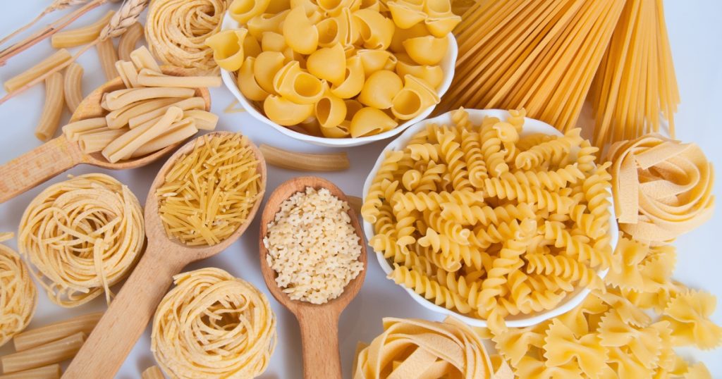 Pasta, uno dei derivati del grano, in vari formati