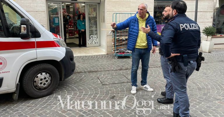 L'agente in borghese colpito con un pugno al volto parla con polizia e Croce rossa