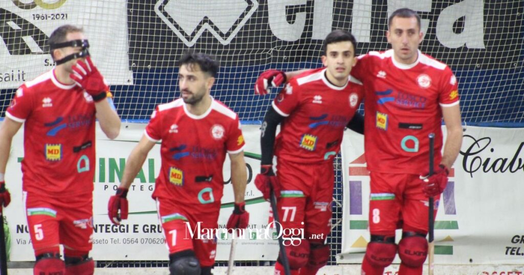 Hockey serie A1, Cp Grosseto-Sandrigo 6-3, festa dopo un gol biancorosso