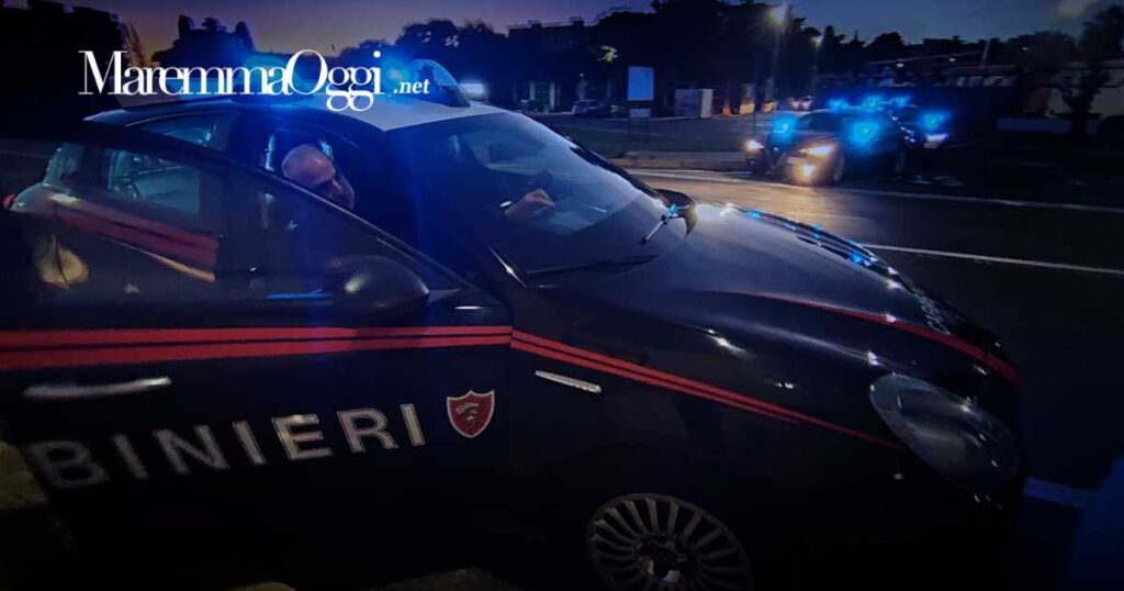 Una pattuglia dei carabinieri è intervenuta nell'abitazione dove l'uomo si è ucciso