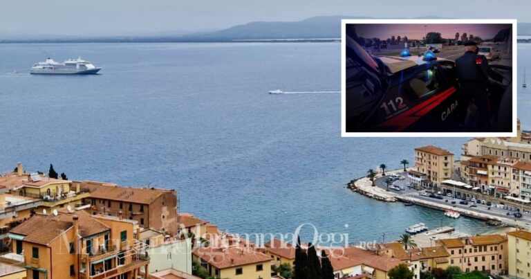 La Silver Whisper davanti a Porto Santo Stefano