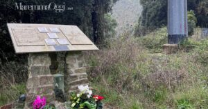 Il cippo alla memoria della tragedia di Pegaso