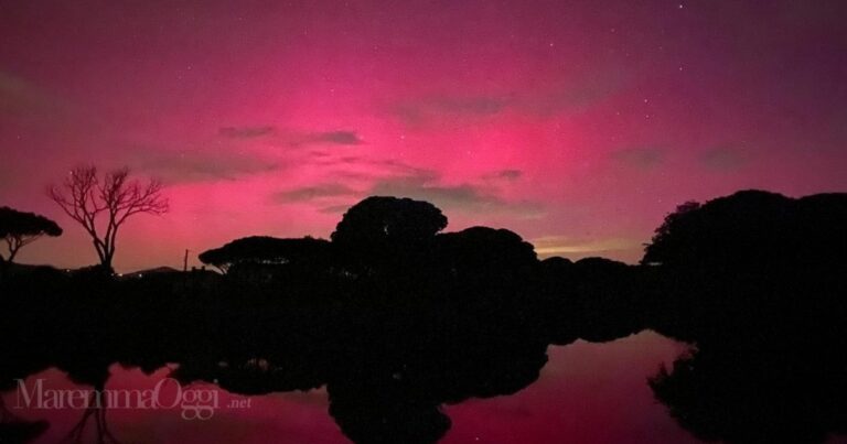 L'aurora boreale vista da Fiumara (foto di Matteo Della Negra)