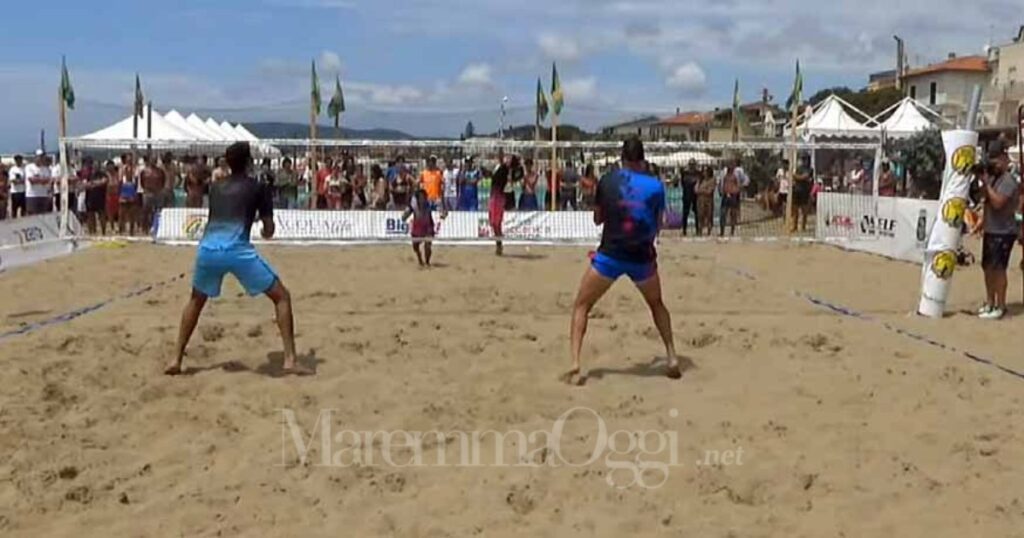 Beach tennis a Castiglione, un momento di Guedez-Vigon contro Bertonelli-De Siena