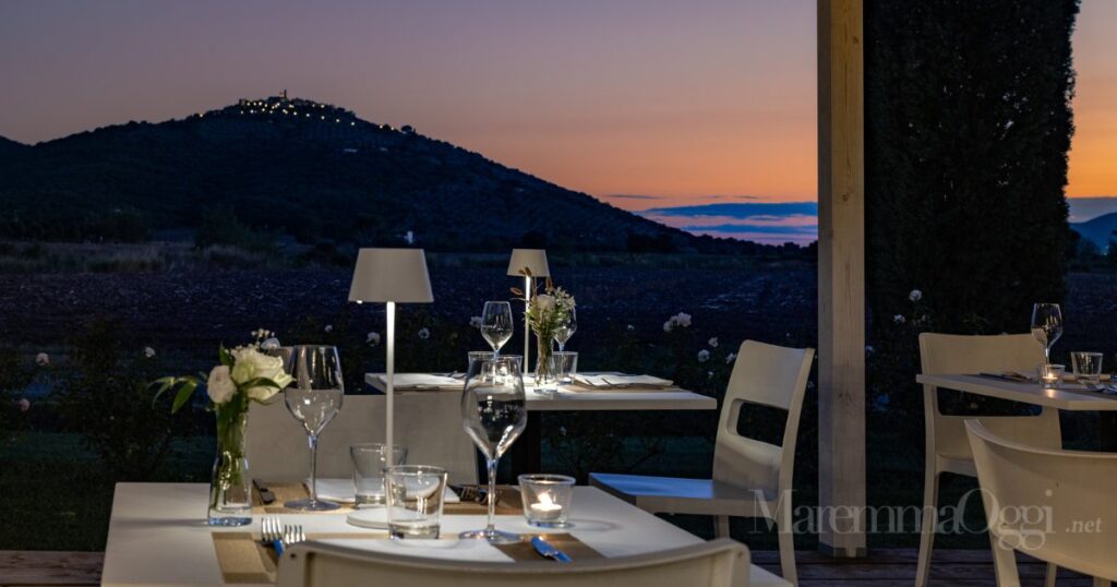 Le Versegge Ristorante e Resort, la magica atmosfera di una cena con vista su Montepescali, il posto migliore per staccare dal caos