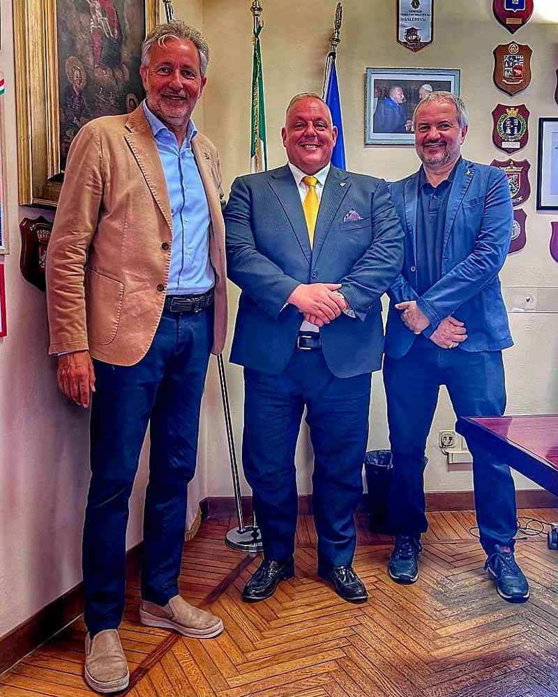 Claudio Borghi con il sindaco Antonfrancesco Vivarelli Colonna e il commissario provinciale Massimiliano Baldini