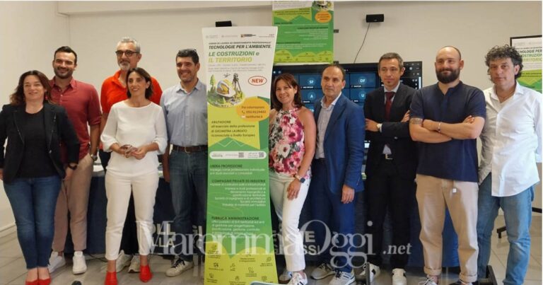 La presentazione del corso di laurea professionalizzante dell'università di Siena "tecnologie per l'ambiente, le costruzioni e il territorio" al collegio dei geometri di Grosseto