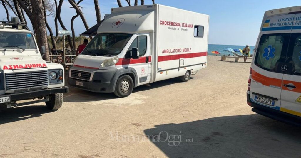 Rischia di morire dissanguato in spiaggia per un taglio, la postazione mobile della Croce rossa sulla spiaggia di Alberese