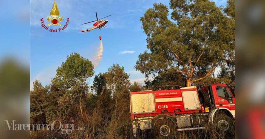 Fuoco a Capalbio, sul posto due elicotteri