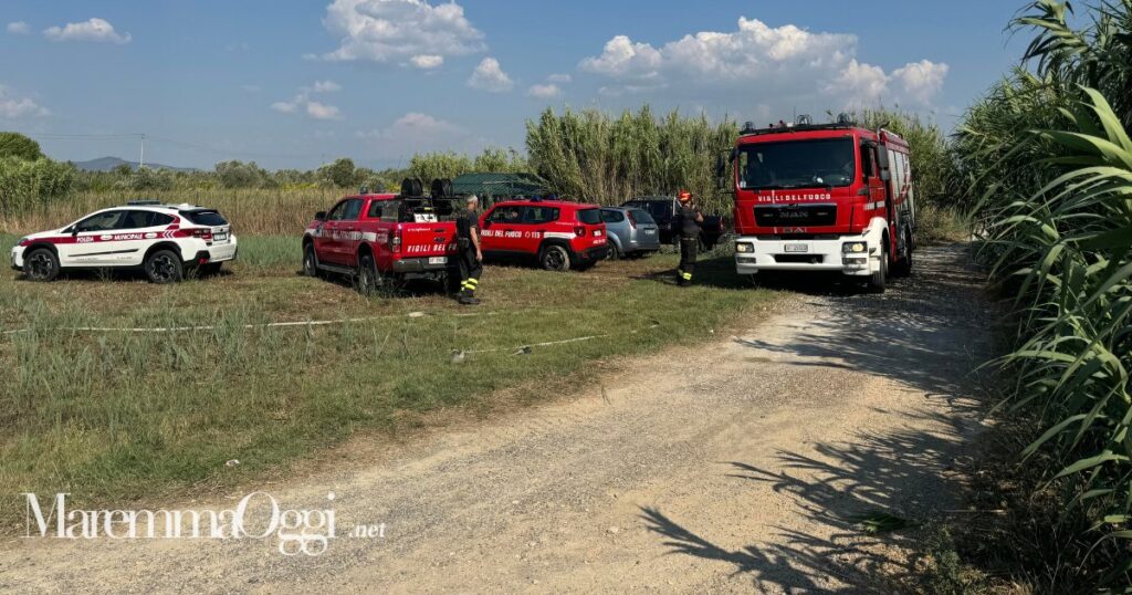 Vigili del fuoco e polizia municipale nella zona del Poggiale dove sono bruciati due orti