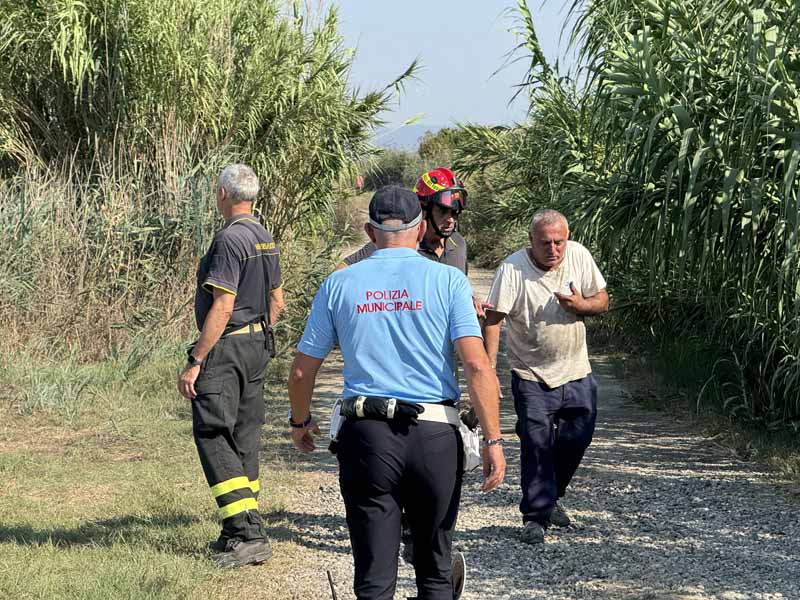 Polizia e municipale sul posto