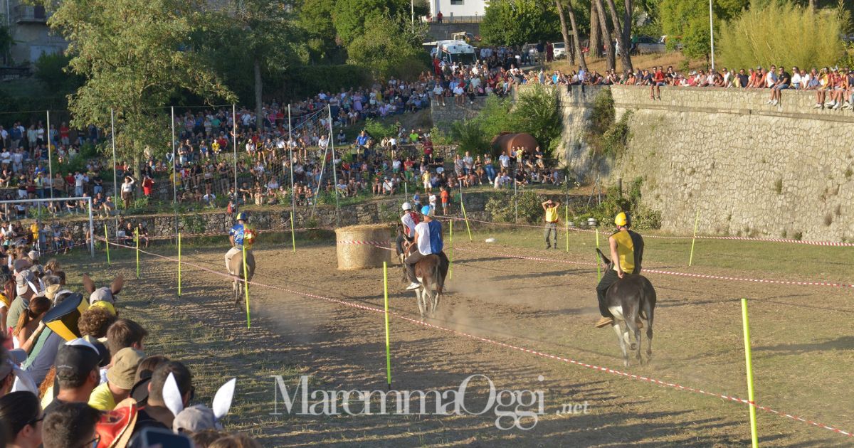 Una scorsa edizione del palio dei ciuchi a Roccastrada