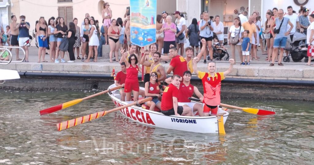 L'equipaggio della Portaccia con il Palio dipinto da Anna Pucci