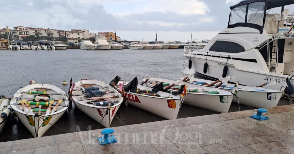 Le barche dei 5 rioni nel porto canale