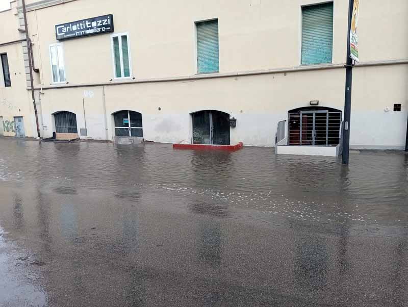 Via Porciatti allagata a Grosseto