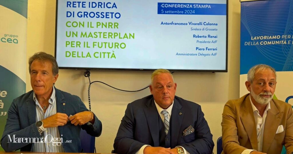 Piero Ferrari (Ad di AdF), il sindaco Vivarelli Colonna e il presidente di AdF, Roberto Renai, presentano i lavori per l'ammodernamento della rete idrica