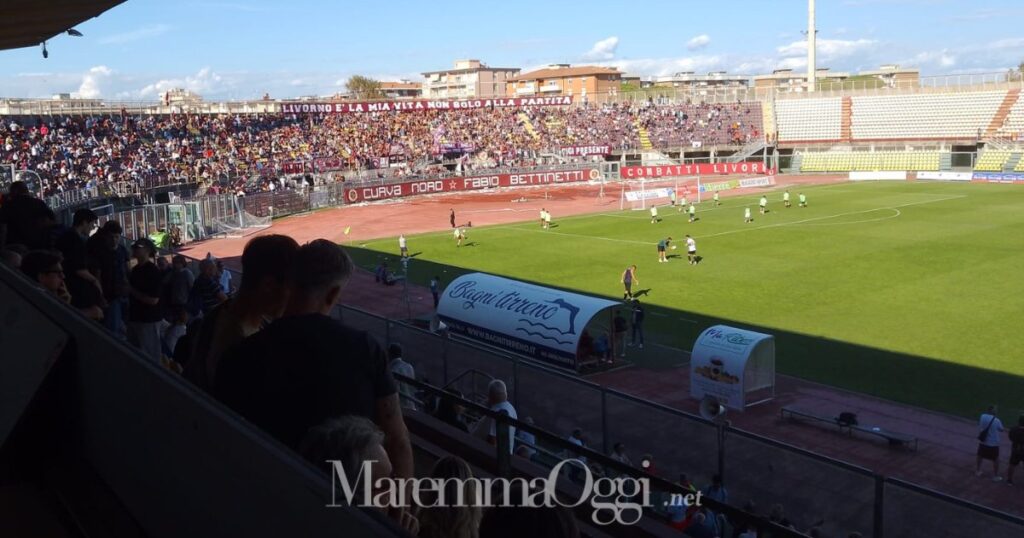 Uno scatto all'Ardenza prima dell'inizio della partita, finita 5-2 per il Livorno