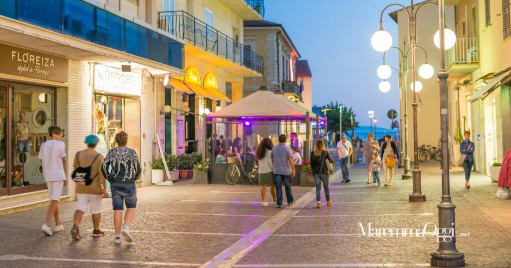 Il centro di Follonica (foto d'archivio)