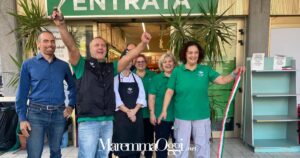 Il taglio del nastro della Macelleria Maremmana al Carrefour