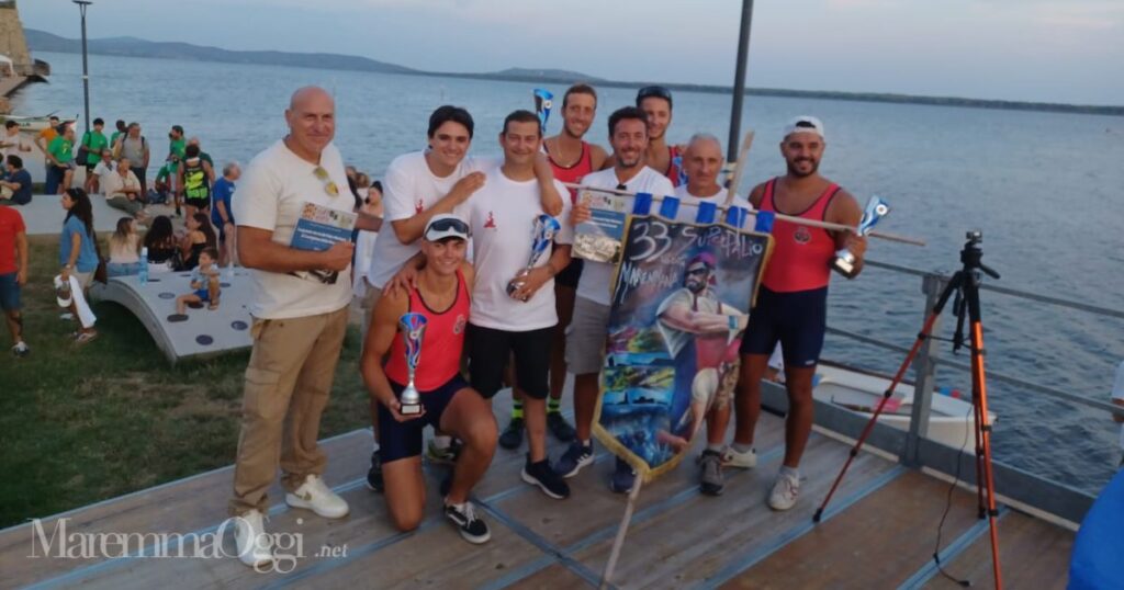 L'equipaggio di Orbetello che ha vinto il Superpalio della Costa Maremmana