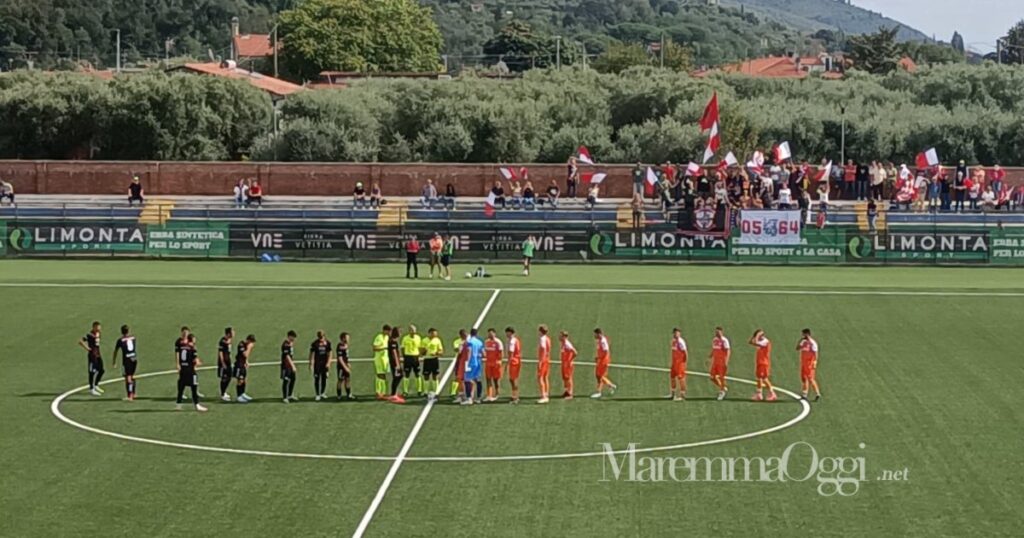 Seravezza e Grosseto all'inizio della gara