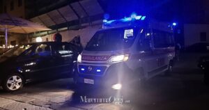 L'ambulanza in centro storico sabato sera