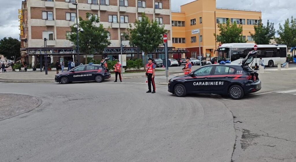 I carabinieri alla stazione di Grosseto