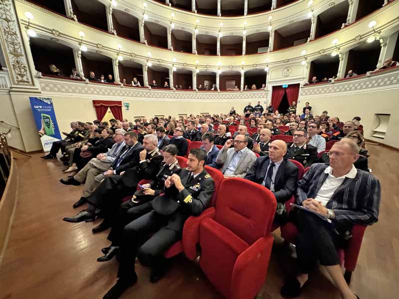 Il teatro degli Industri gremito per il convegno sulla sicurezza stradale