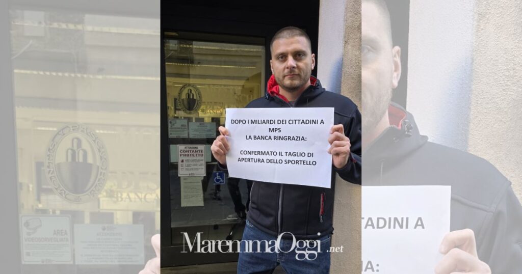 Giacomo Termine protesta contro la chiusura dello sportello di Mps