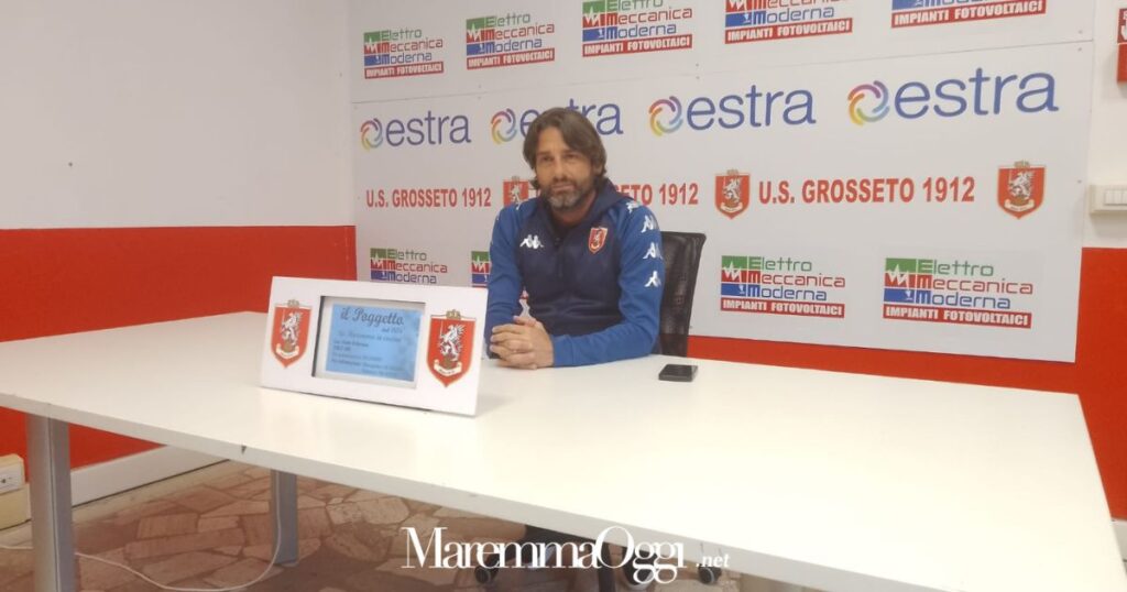 Gigi Consonni durante la prima conferenza stampa