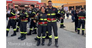 Fiorella Rappelli e Andrea Giannella, mamma e figlio diventati lo stesso giorno vigili del fuoco, con il giuramento alle Capannelle