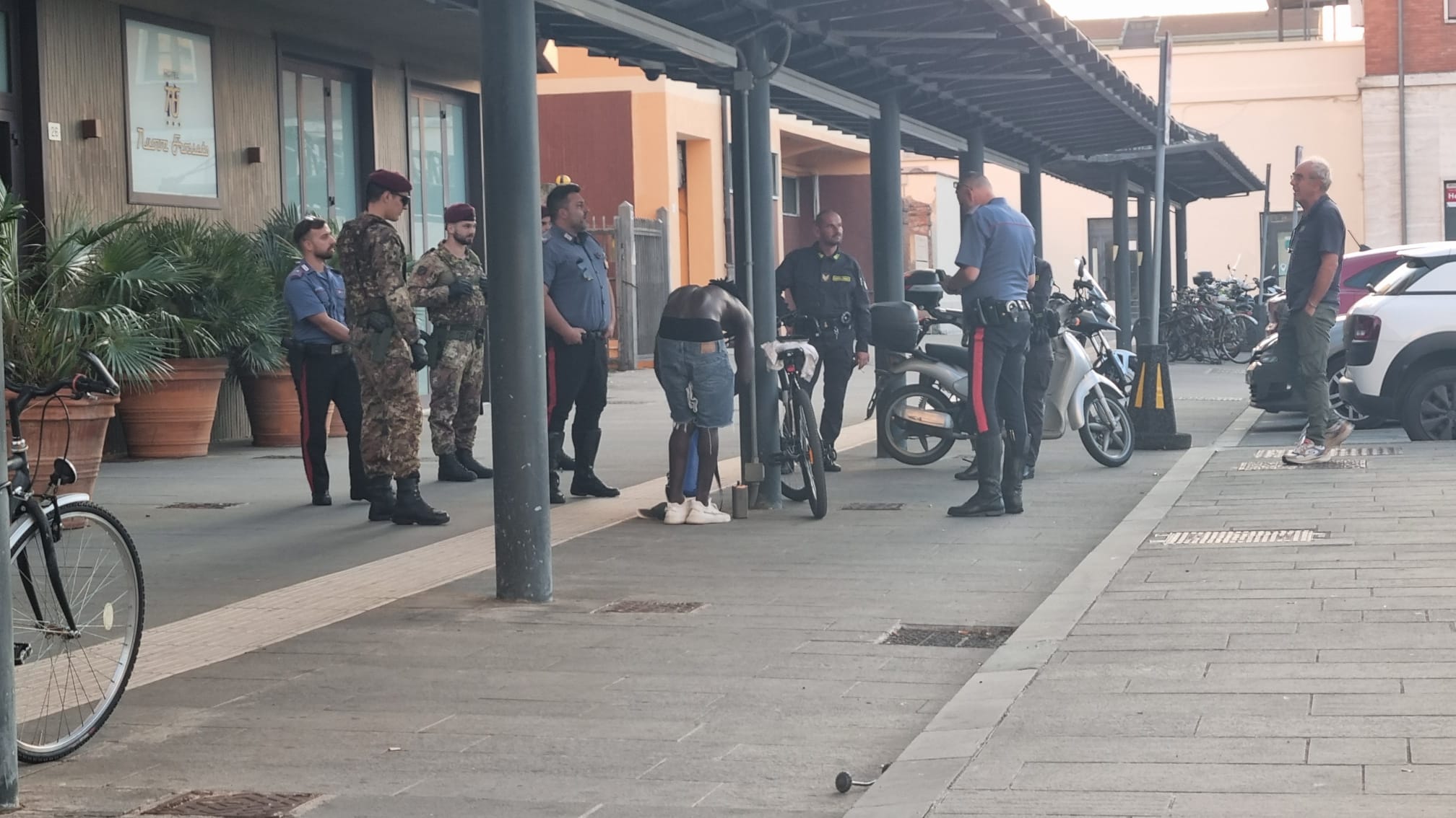 Il ragazzo di colore che è stato aggredito alla stazione