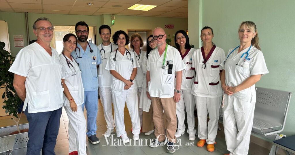 Lo staff del reparto di Medicina interna con il dottor Montagnani (a sinistra)