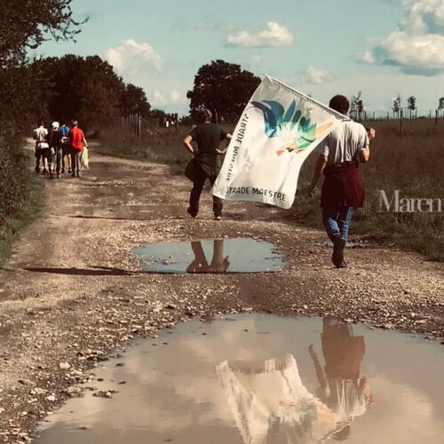 I ragazzi mentre fanno trekking