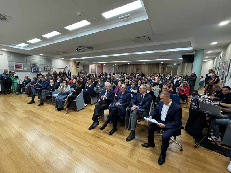 L'auditorium del Misericordia gremito per i 60 anni dell'ospedale