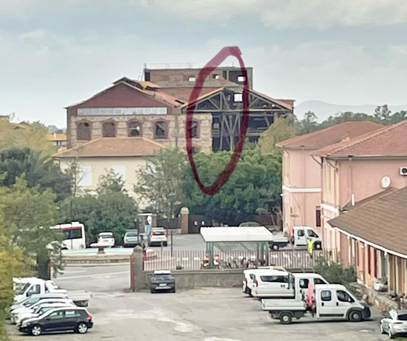 L'edificio interessato dall'ultimo crollo e che deve essere demolito