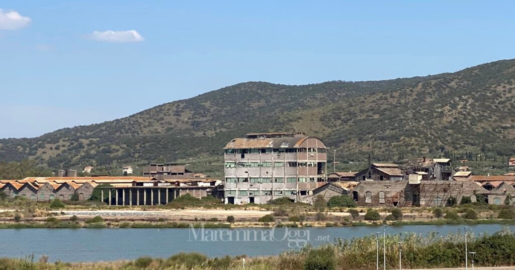 La ex Sitoco, affacciata sulla laguna di Orbetello. È chiusa dal 1991