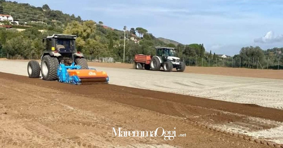 I lavori al campo sportivo conteso a Porto Ercole