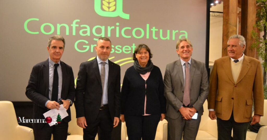 Gli 80 anni di Confagricoltura. Da sinistra Angelo Bottai, vicedirettore Tg1, il presidente Attilio Tocchi, l'assessora regionale Stefania Saccardi, il deputato Marco Simiani e il presidente regionale Marco Neri