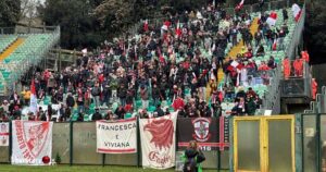 Siena è biancorossa, i tifosi del Grosseto al Franchi